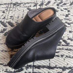 Black Faux Leather Kelly and Katie Size 6.5 Lug-sole Mules